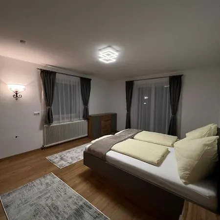 Ferienwohnung Бишофсхофен